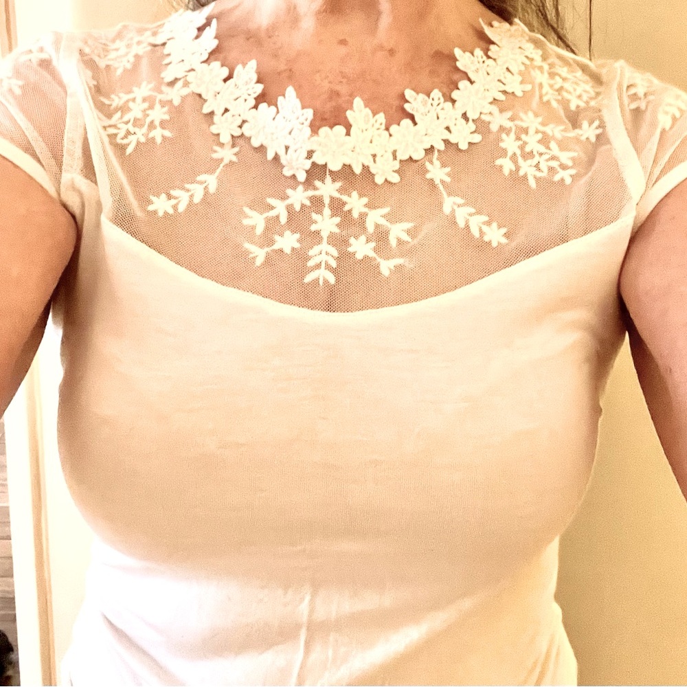 Lace Top White Tee Shirt Sz Sm(💥3/$25)